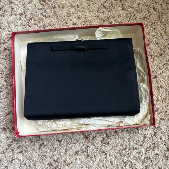 Elegant Black Clutch with Bow Detail - Picture 5 of 6
